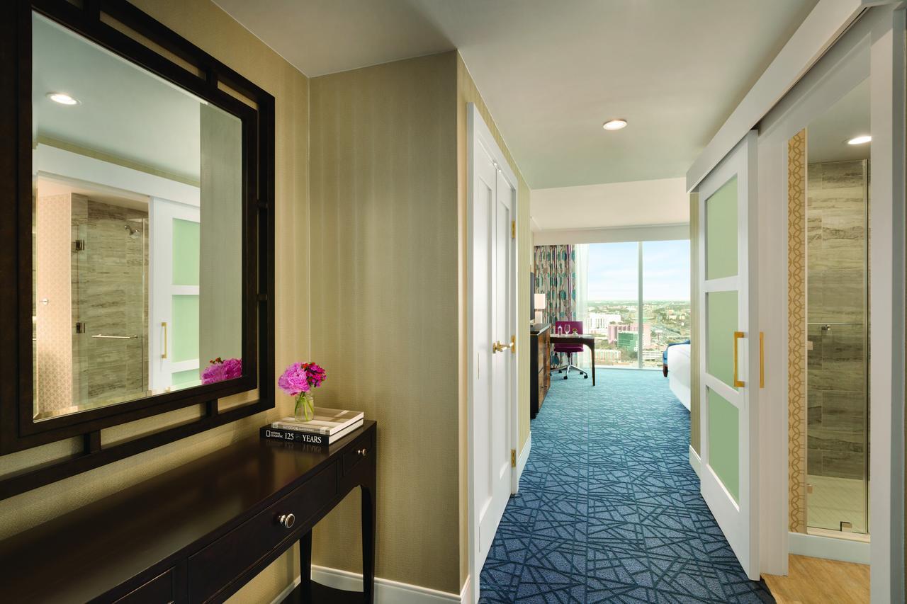Fairmont Gold Studio Suite 1 King Bed